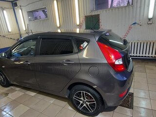 2011 Hyundai Solaris I, чёрный, 670000 рублей, вид 3