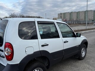 2018 Chevrolet Niva I Рестайлинг, белый, 700000 рублей, вид 3