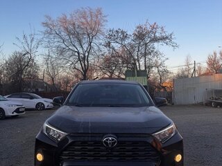 2020 Toyota RAV4 V (XA50), чёрный, 2600000 рублей, вид 1