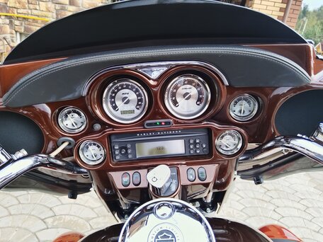 2010 Harley-Davidson CVO, оранжевый, 1350000 рублей, вид 4