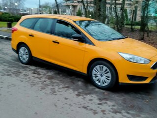 2016 Ford Focus III Рестайлинг, жёлтый, 600000 рублей, вид 4