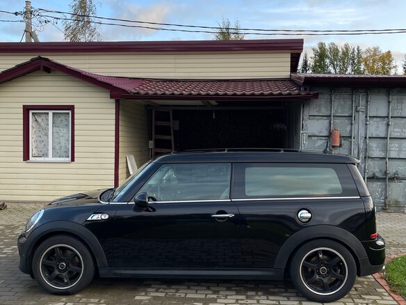 2011 Mini Clubman Cooper S I Рестайлинг, чёрный, 1400000 рублей - вид 4