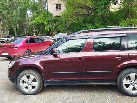 2012 Skoda Yeti I, пурпурный, 999999 рублей, вид 4