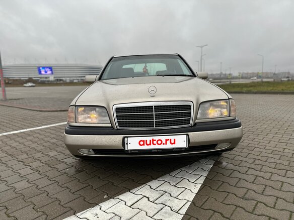 1994 Mercedes-Benz C-Класс 200 I (W202), золотистый