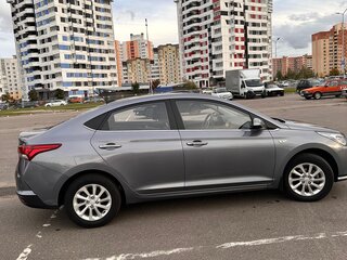 2021 Hyundai Accent V Рестайлинг, серый, 1950000 рублей, вид 3
