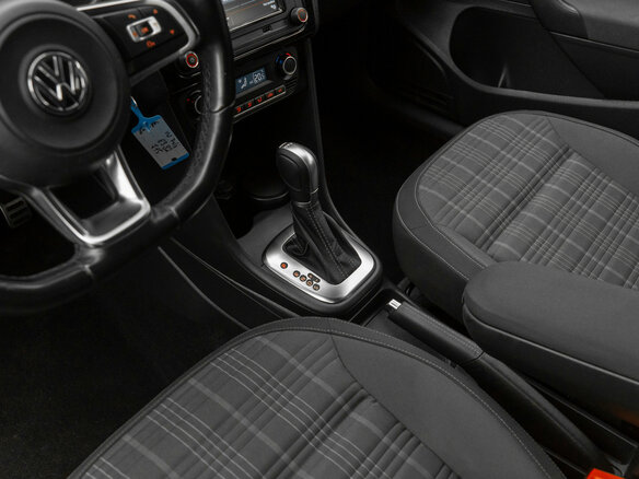 2018 Volkswagen Polo V Рестайлинг, серебристый, 1470000 рублей - вид 12