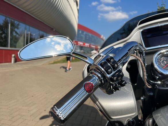 2019 Harley-Davidson CVO Road Glide, серебристый, 2900000 рублей - вид 14