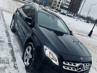2019 Mercedes-Benz GLA 200 I (X156) Рестайлинг, чёрный, 2950000 рублей, вид 1