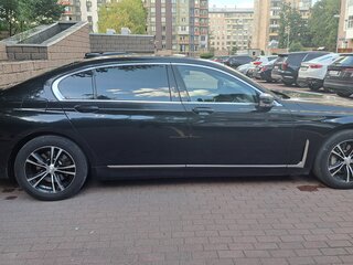 2020 BMW 7 серии Long 730Ld xDrive VI (G11/G12) Рестайлинг, чёрный, 6100000 рублей, вид 4