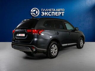 2022 Mitsubishi Outlander III Рестайлинг 3, серый, 2740000 рублей, вид 4