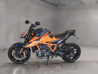 2022 KTM 1290 Super Duke R, оранжевый, 1300000 рублей, вид 2