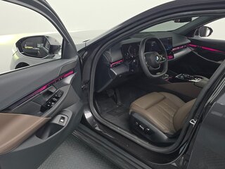 2025 BMW 5 серии 520i VIII (G60/G61/G68), чёрный, 5782000 рублей, вид 5