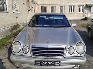 1997 Mercedes-Benz E-Класс 240 II (W210, S210), серебристый, 500000 рублей, вид 2