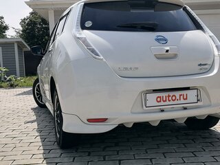 2016 Nissan Leaf 30kWh I (ZE0/AZE0), белый, 850000 рублей, вид 4