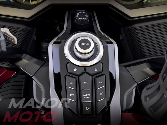 2018 Honda GL 1800 Gold Wing, красный, 2740000 рублей - вид 12