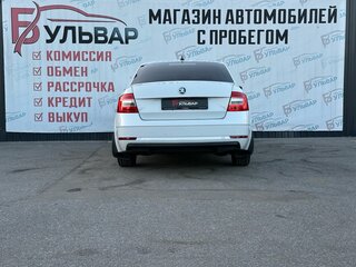 2018 Skoda Octavia III (A7) Рестайлинг, белый, 1249000 рублей, вид 5