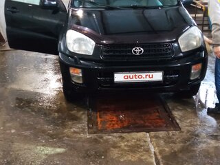 2002 Toyota RAV4 II (XA20), чёрный, 800000 рублей, вид 1