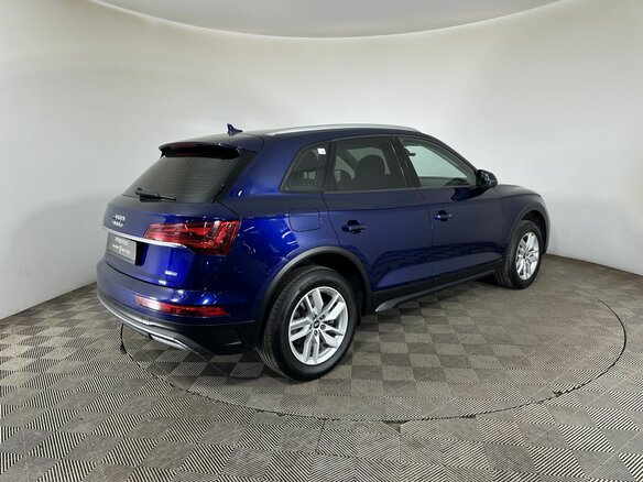 2021 Audi Q5 45 TFSI II (FY) Рестайлинг, синий, 4100000 рублей - вид 5