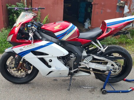 2005 Honda CBR 1000 RR/RA Fireblade, красный, 470000 рублей, вид 3