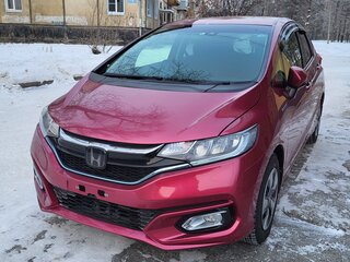 2018 Honda Fit III Рестайлинг, красный, 1535000 рублей, вид 1