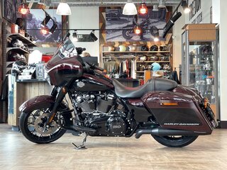 2022 Harley-Davidson Street Glide, пурпурный, 3600000 рублей, вид 2