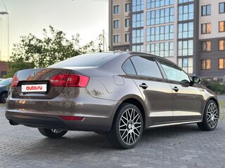 2011 Volkswagen Jetta VI, коричневый, 850000 рублей, вид 3