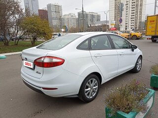 2016 Ford Fiesta Mk6 Рестайлинг, белый, 1300000 рублей, вид 2