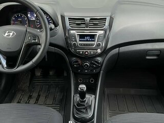 2016 Hyundai Solaris I Рестайлинг, коричневый, 767000 рублей, вид 3