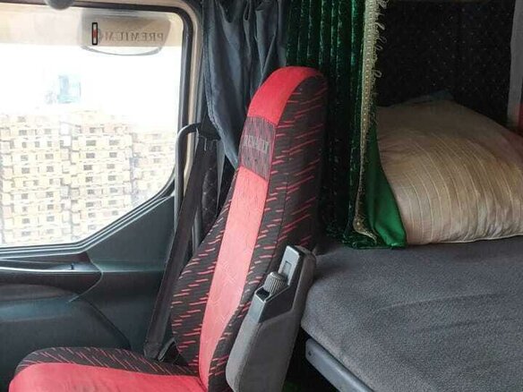 1999 Renault Premium, бежевый, 1200000 рублей - вид 2
