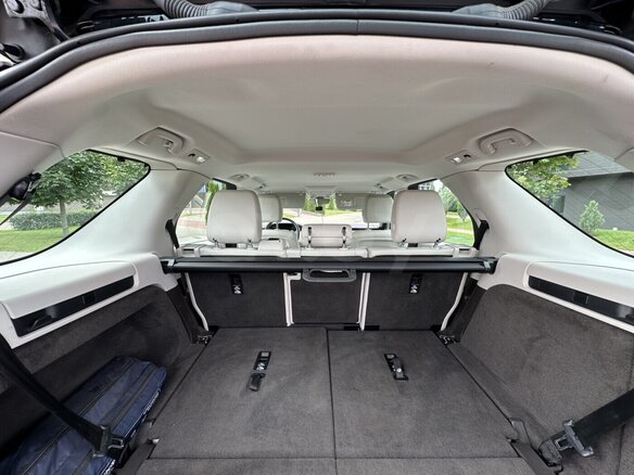 2018 Land Rover Discovery V, чёрный, 3278956 рублей - вид 25