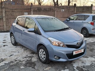 2013 Toyota Vitz III (XP130), голубой, 860000 рублей, вид 2