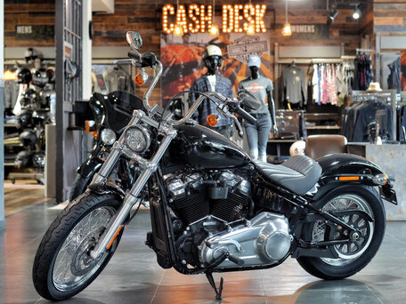 2022 Harley-Davidson Softail Standard, чёрный, 2150000 рублей, вид 3