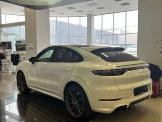 2020 Porsche Cayenne S Coupé III, белый, 9900000 рублей, вид 3