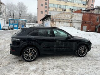 2018 Porsche Cayenne III, чёрный, 7600000 рублей, вид 3