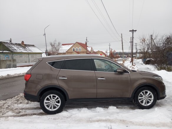 2019 Dongfeng 580 I, коричневый, 1700000 рублей - вид 3