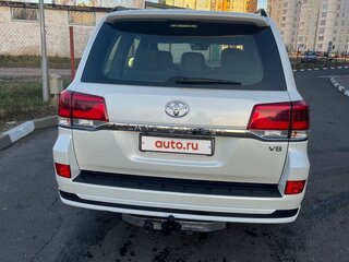 2020 Toyota Land Cruiser 200 Series Рестайлинг 2, белый, 11000000 рублей, вид 3