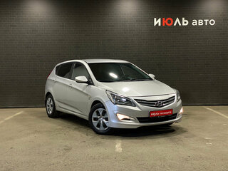2016 Hyundai Solaris I Рестайлинг, серебристый, 830000 рублей, вид 3