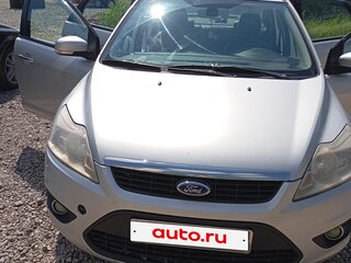 2010 Ford Focus II Рестайлинг, серебристый, 370000 рублей, вид 1