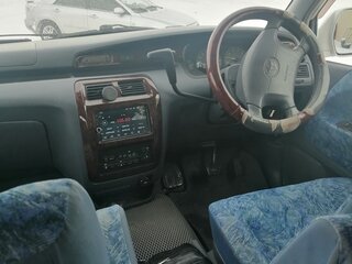 1998 Toyota Town Ace Noah III, белый, 750000 рублей, вид 4