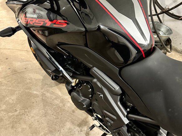 2021 Kawasaki Versys 650, серебристый, 850000 рублей - вид 5