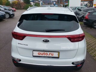 2018 Kia Sportage IV Рестайлинг, белый, 2350000 рублей, вид 3