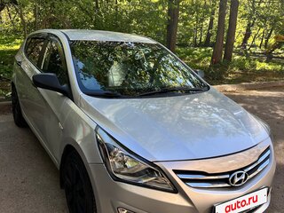 2014 Hyundai Solaris I Рестайлинг, серебристый, 550000 рублей, вид 3