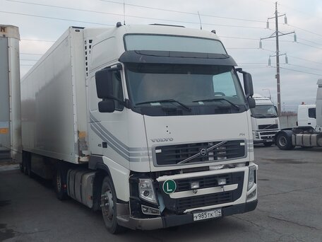 2011 Volvo FH, белый, 4000000 рублей, вид 1