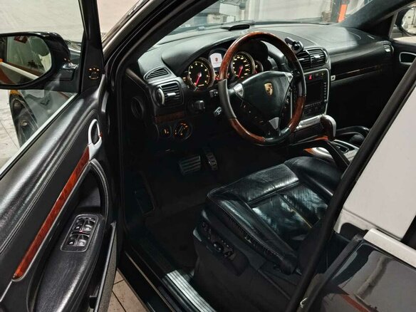 2007 Porsche Cayenne Turbo I Рестайлинг (957), чёрный, 900000 рублей - вид 5