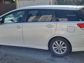 2009 Toyota Wish II, белый, 1480000 рублей, вид 4