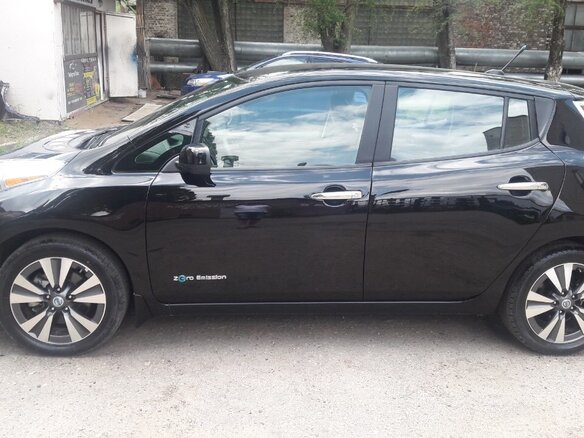 2014 Nissan Leaf (EM57) I (ZE0/AZE0), чёрный, 1490000 рублей - вид 6