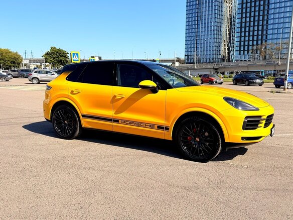 2019 Porsche Cayenne III, жёлтый, 4990000 рублей - вид 14