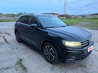 2018 Volkswagen Tiguan II, чёрный, 2250000 рублей, вид 3