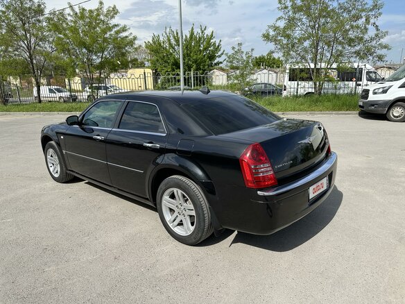 2005 Chrysler 300C I, чёрный, 1050000 рублей - вид 5