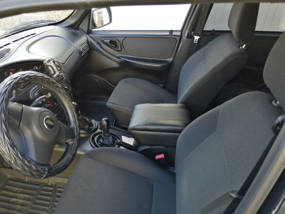 2014 Chevrolet Niva I Рестайлинг, чёрный, 890000 рублей - вид 5